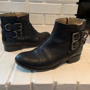 Frye sz 6.5 black zip boots with buckles